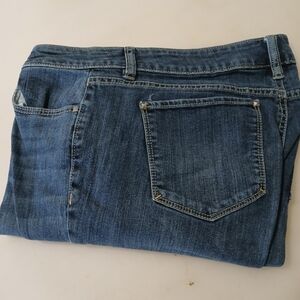 Apt 9 Fancy Hardware, Denim Ladies Capri's, Wide Hem, Dark Blue Size 12  Stretch